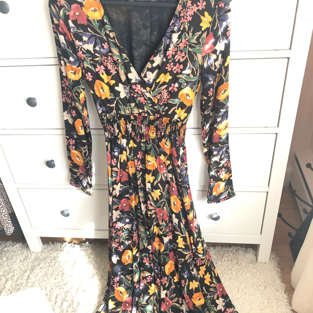 Zara Floral Dress - Picture 7 of 8